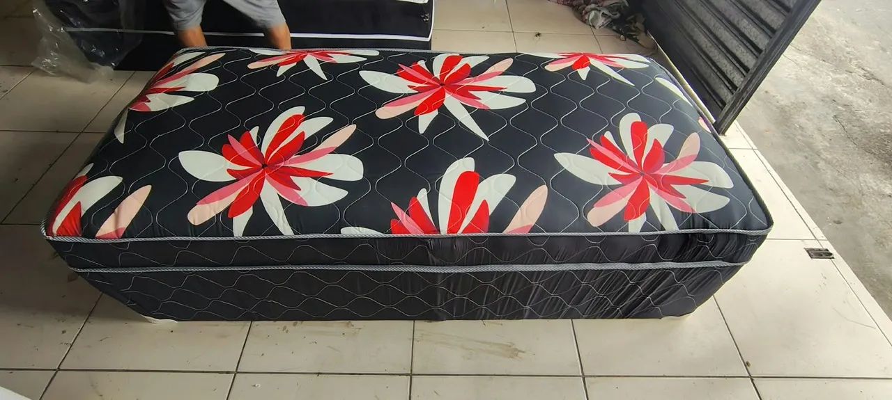Cama box de solteiro espuma alta macia R$360- Entrego  - Foto 4