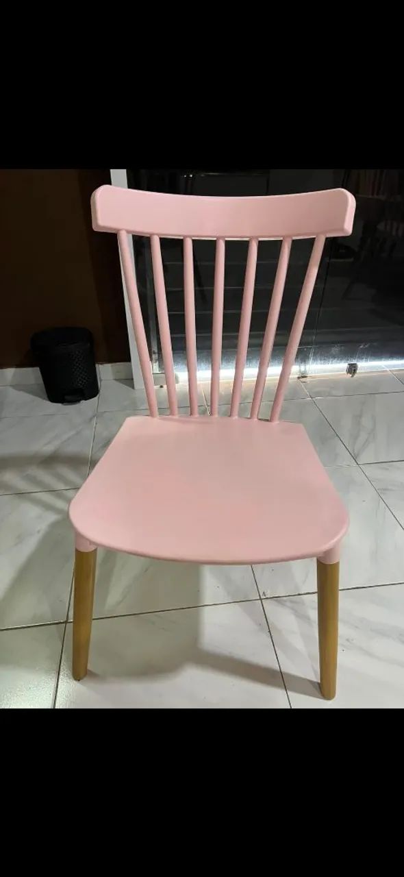 Vende - se 8 cadeiras