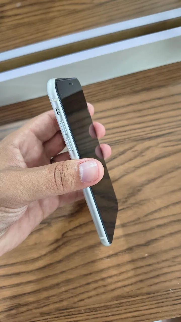 iPhone 11 Branco 128GB muito conservado  - Foto 3