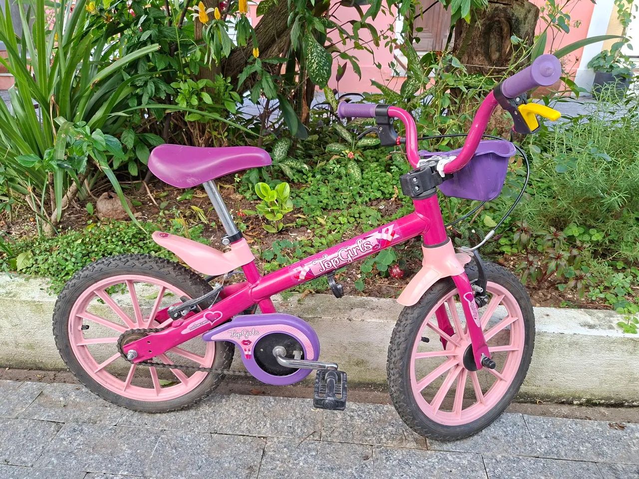Bicicleta Infantil Aro 16 Rosa e Roxa - Ótimo Estado<br><br>Descrição - Foto 4