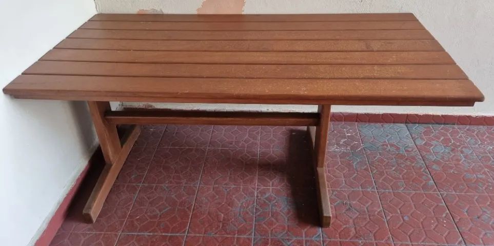 MESA DE MADEIRA MACIÇA MARROM SEM CADEIRAS - Foto 2