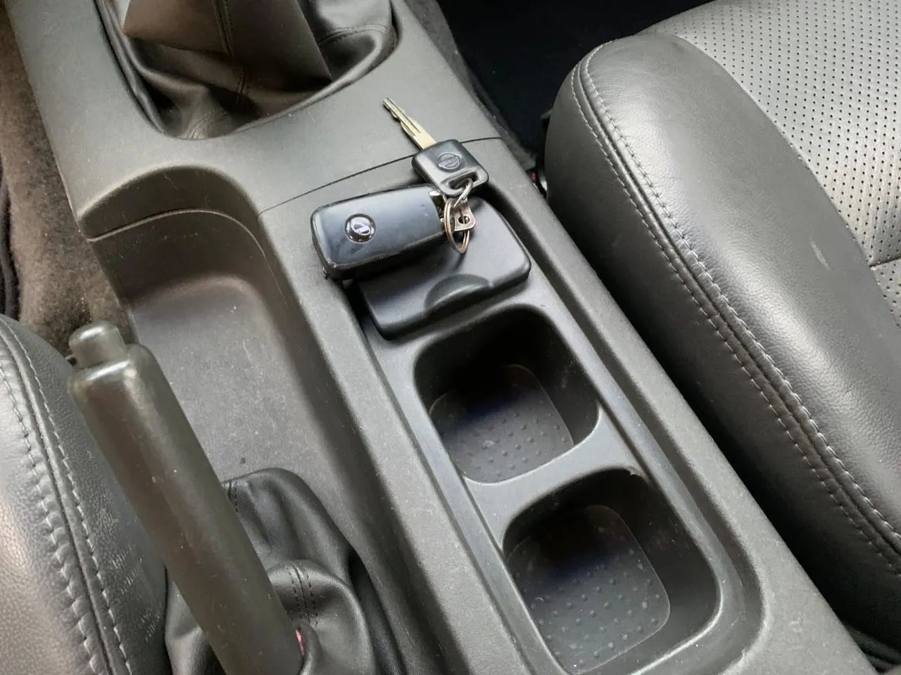 Nissan Frontier XE CD 4X2 2.5 TB Diesel 2013 - Foto 3
