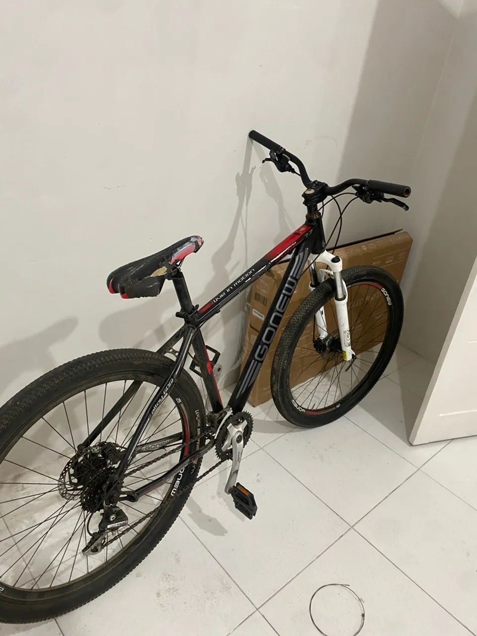 VENDE-SE BICICLETA ARO 29 GONEW - Foto 2