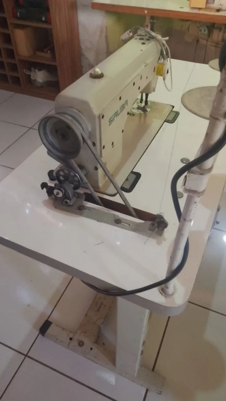Máquina de costuras - Foto 2