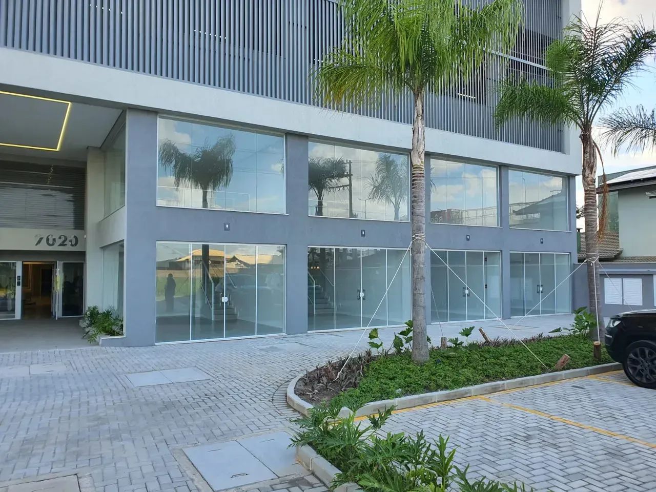 Excelente Loja Comercial Paralelo a BR 101 em Barra Velha