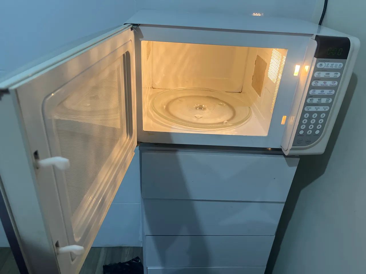 Microondas Electrolux com defeito - Foto 2
