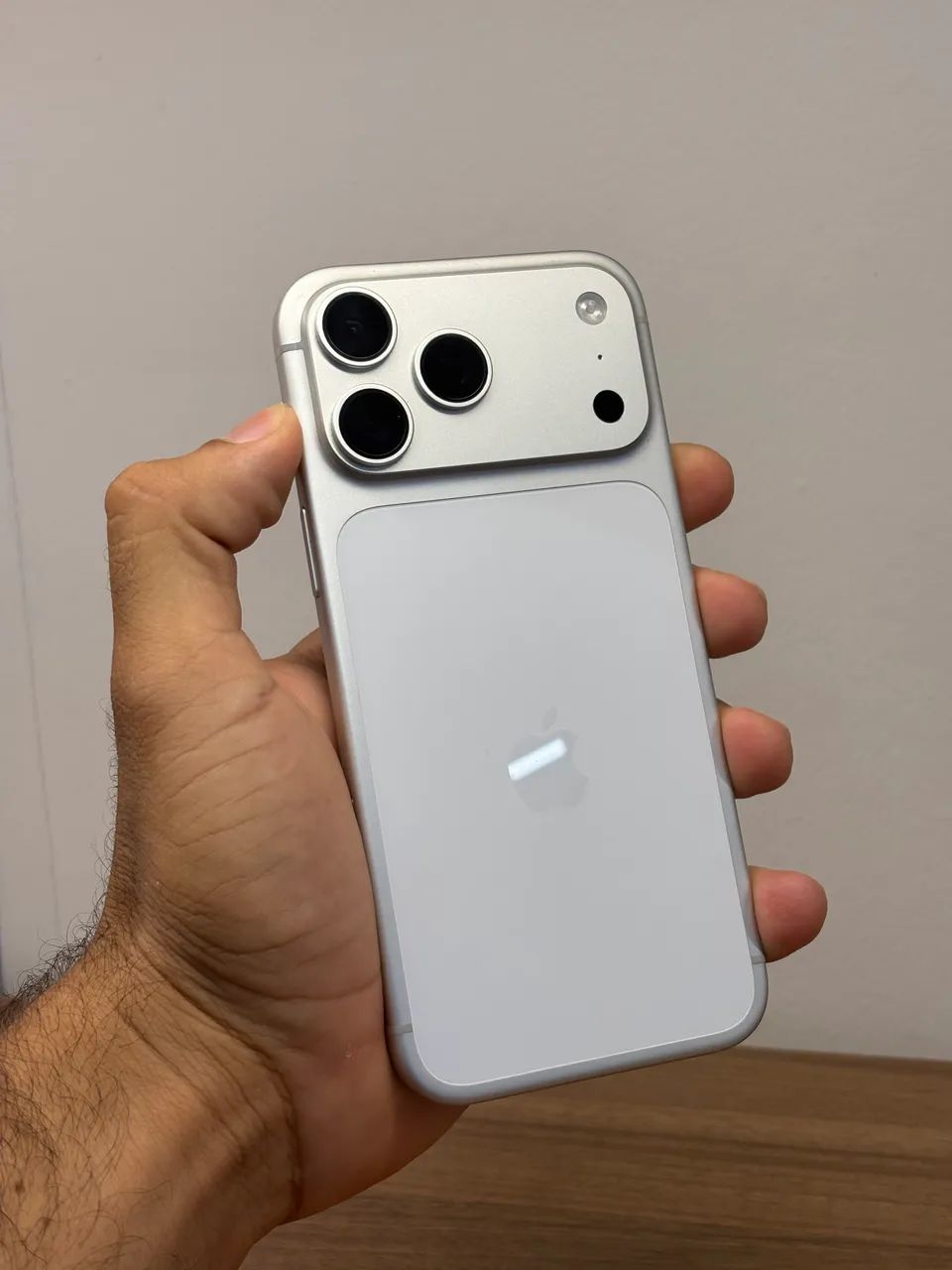 IPHONE 17 PRO MAX SILVER 