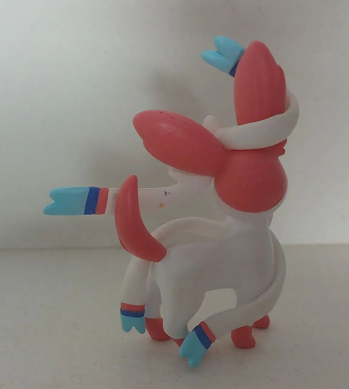 BONECO ACTION FIGURE MINIATURA POKEMON SYLVEON ORIGINAL TOMY - Foto 2