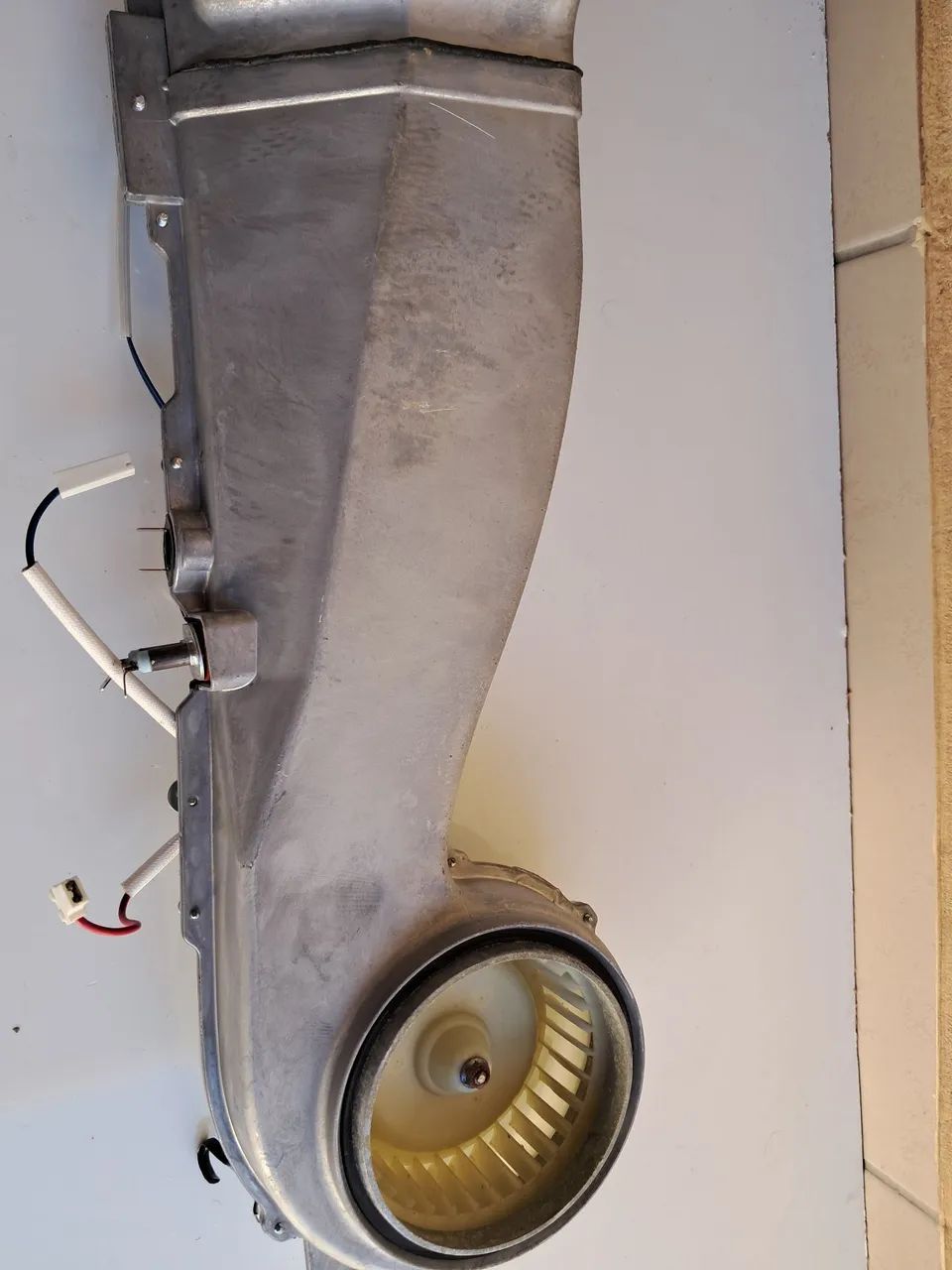 Turbina da lava e seca Eletrolux lsi11  220v 