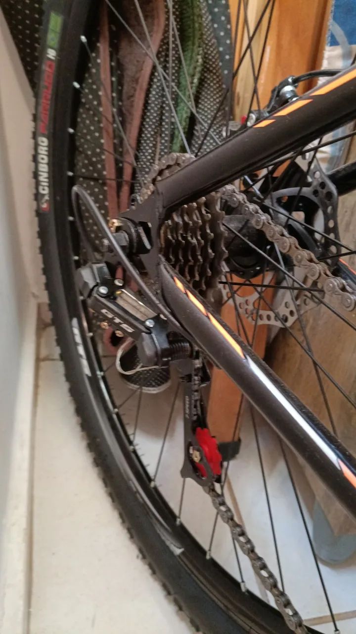 bicicleta aro 29 freio a disco - Nova - Regulada e Pronta pra Rodar ! - Foto 2