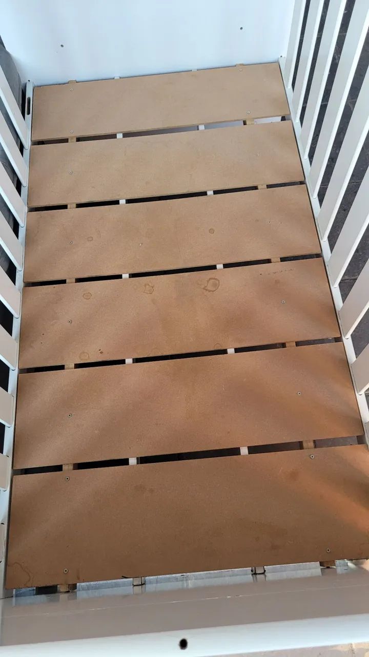 Berço americano com marcas de uso sem colchão  - Foto 3