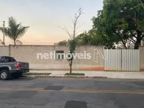 Lote com 1000 m²; no Garças