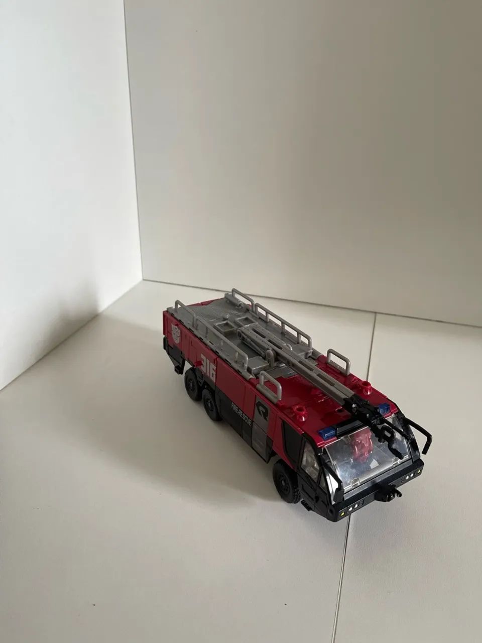 Transformers DOTM Classe líder Sentinel Prime - Foto 5