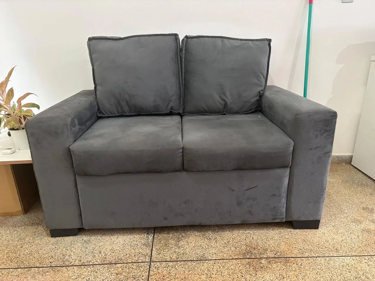SOFÁ 2 LUGARES NOVO