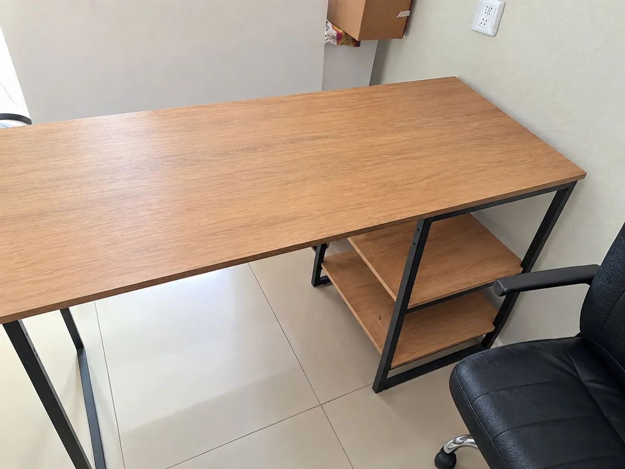 Mesa de escritório e cadeira  - Foto 3