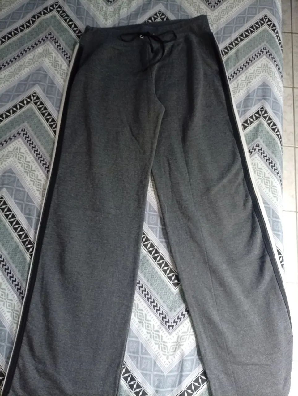 Calça Pantalona com faixas laterais  - Foto 2