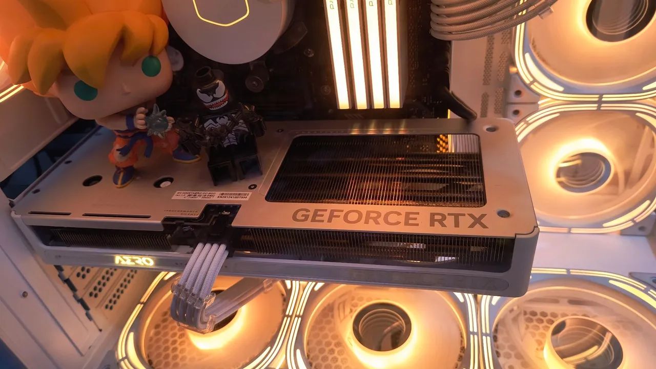 RTX 5060 Ti Aero OC Gigabyte 8GB  - Foto 2
