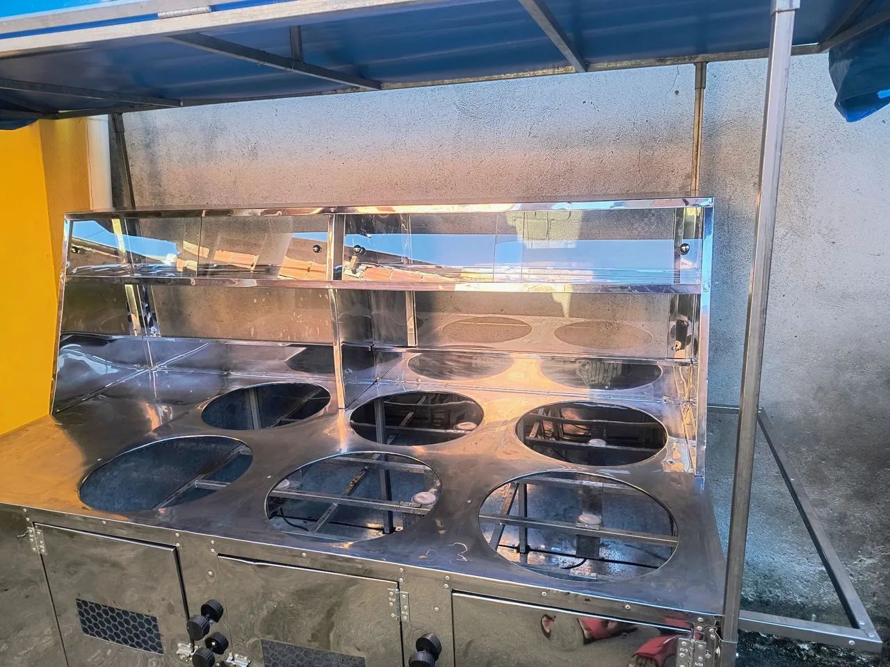 Carrinho de Banho-Maria em Inox 6 Cubas para Comida Quente<br>Ou, se não coub - Foto 3