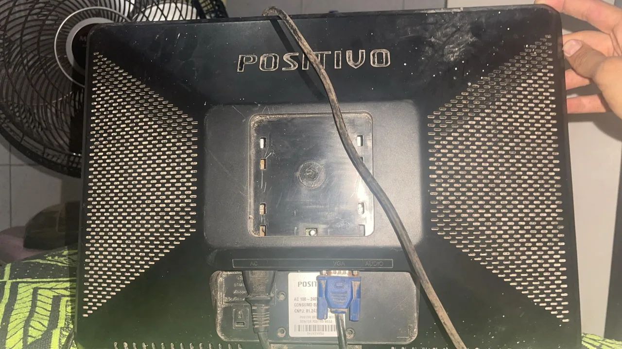 Monitor Positivo  15,6" 50/60hz - Foto 2