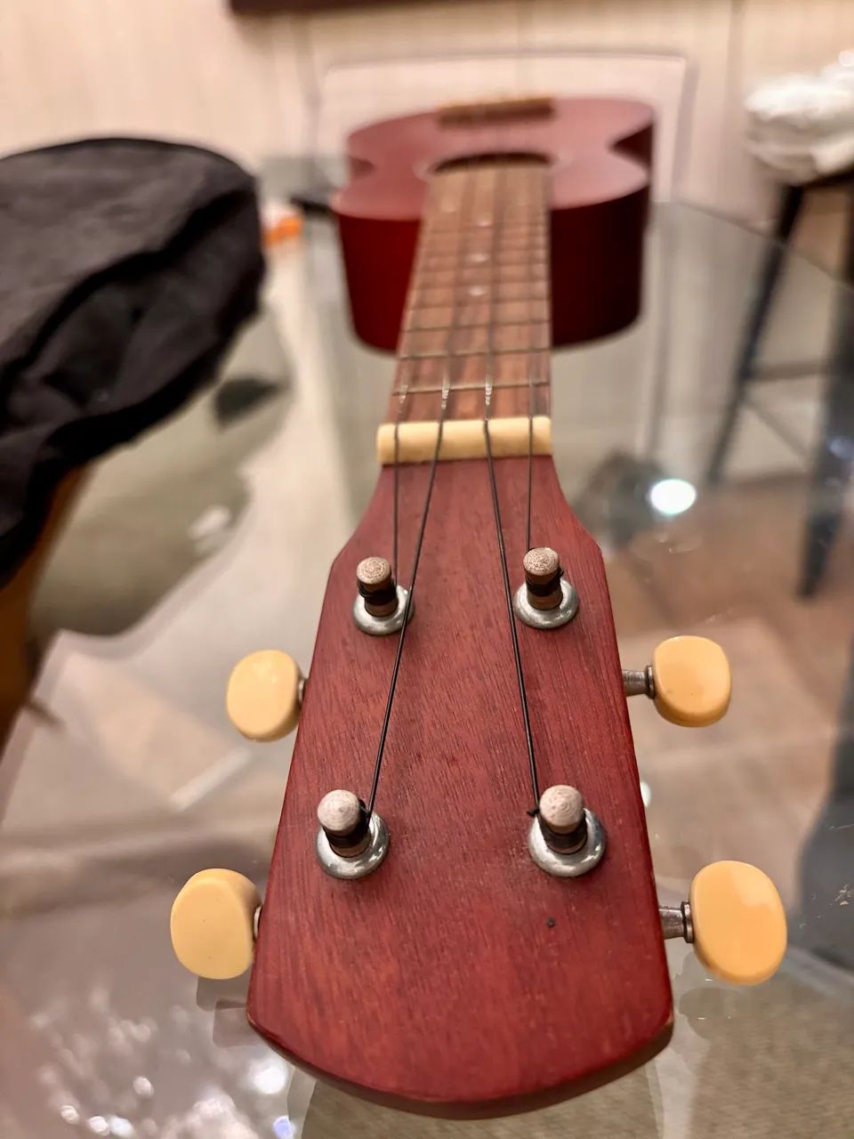 Vendo Ukulele com bolsa e acessórios   - Foto 3