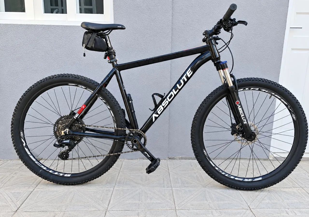 Bicicleta Absolute Aro 29 quadro XL + Acessórios.