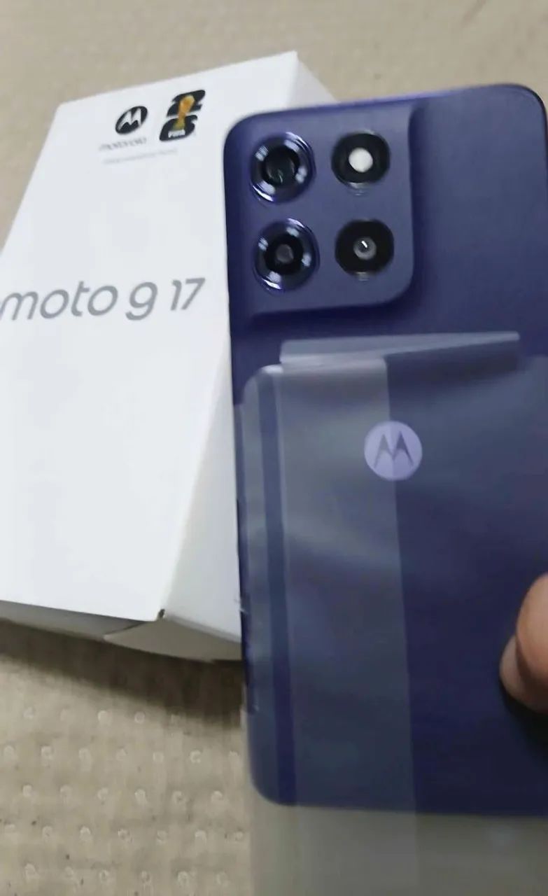 Vendo esse celular da marca MOTO G17 ZERADO NA CAIXA NUNCA USADO