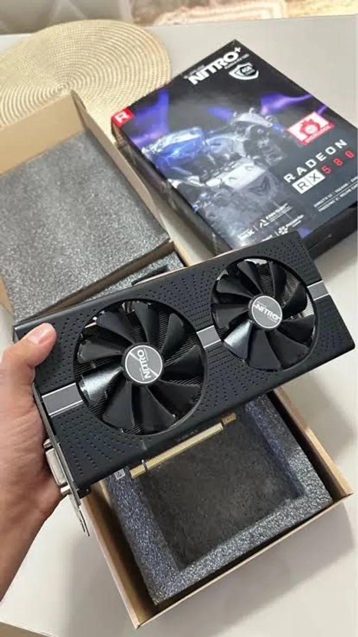 Placa de video Shappire Nitro+ 8gb - Foto 3