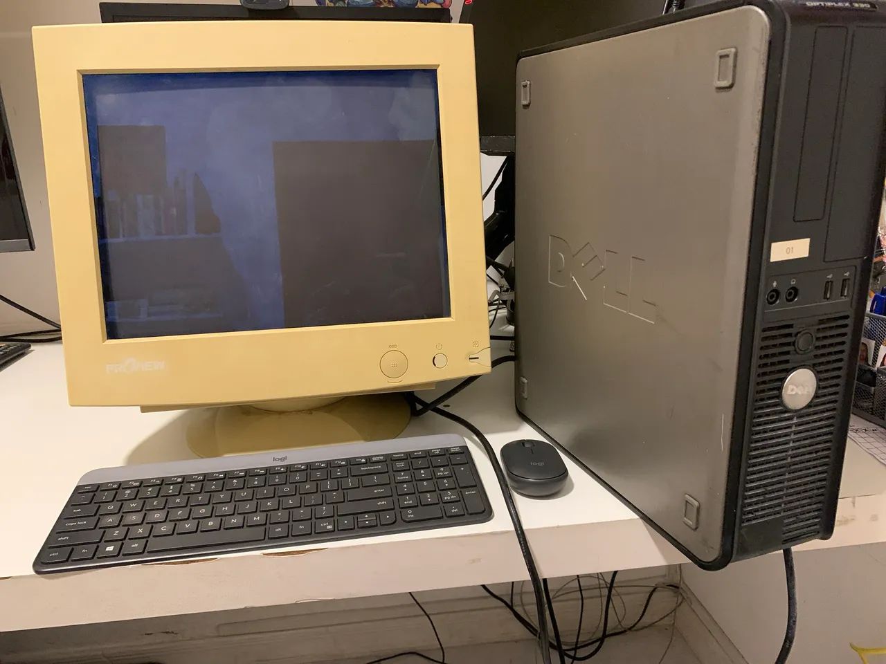 Computador e monitor