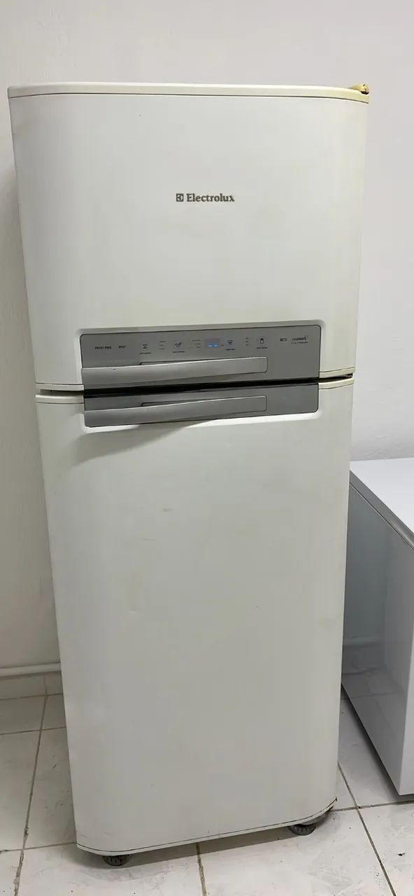Geladeira Eletrolux DF47 - 400 litros - touch