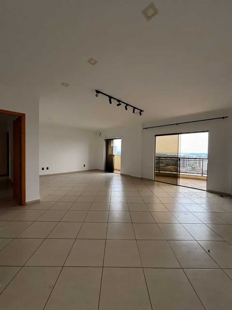 Imóvel para aluguel tem 143 metros quadrados com 3 quartos - Foto 4