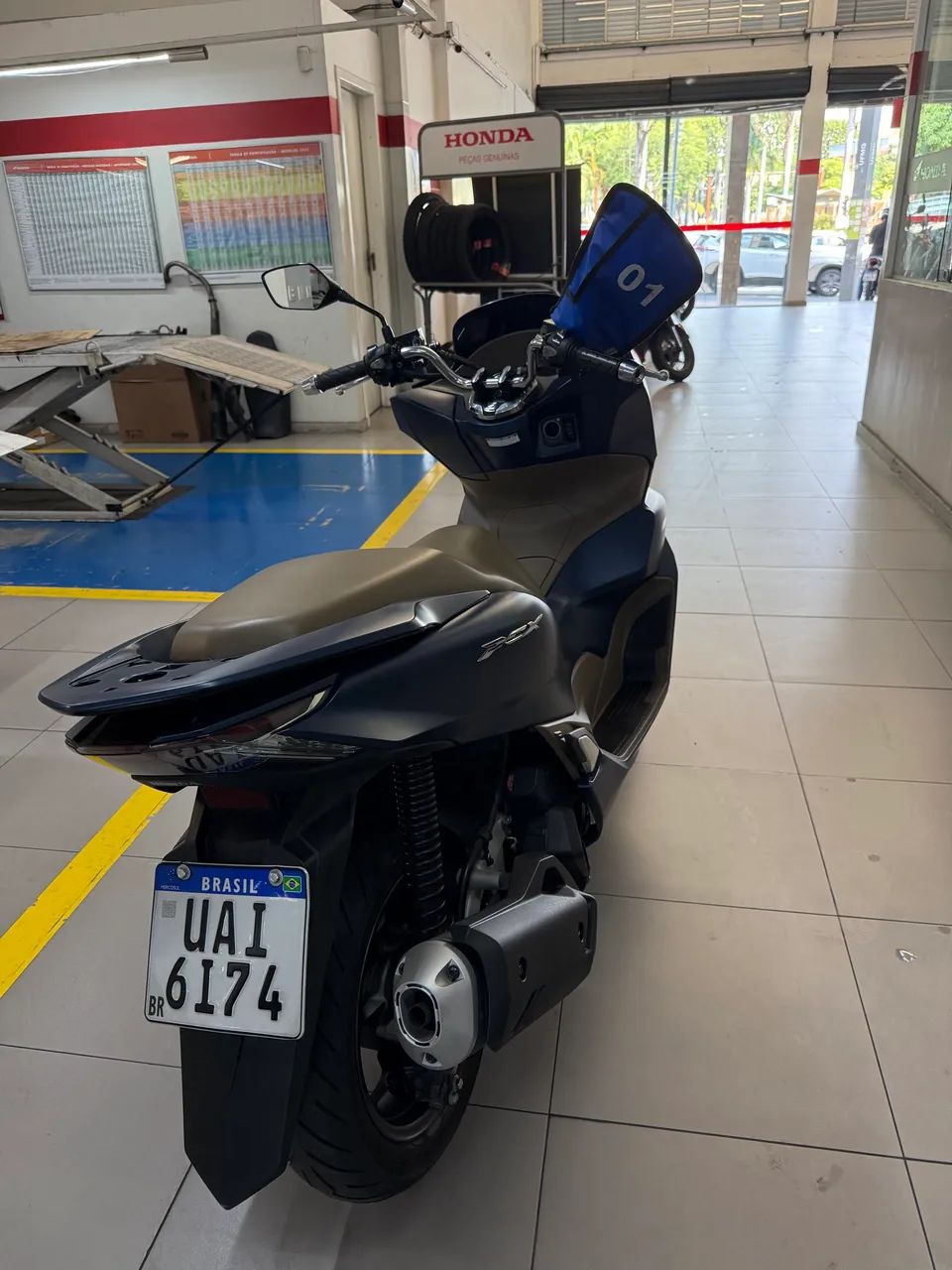Vendo PCX pouco rodada, estado de zero. - Foto 2