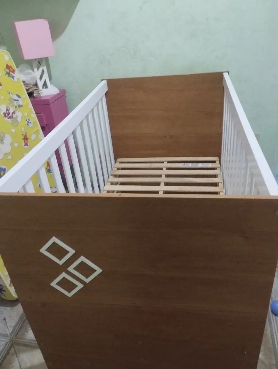 Só venda berço S/colchão tem uma pequena rachadura em uma das tábuas mais não interfere  - Foto 3