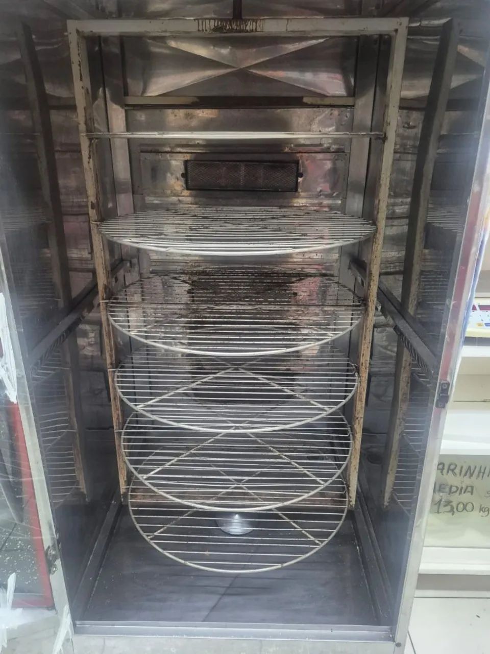 Máquina de frango (cabe de 60 a 80 frangos)