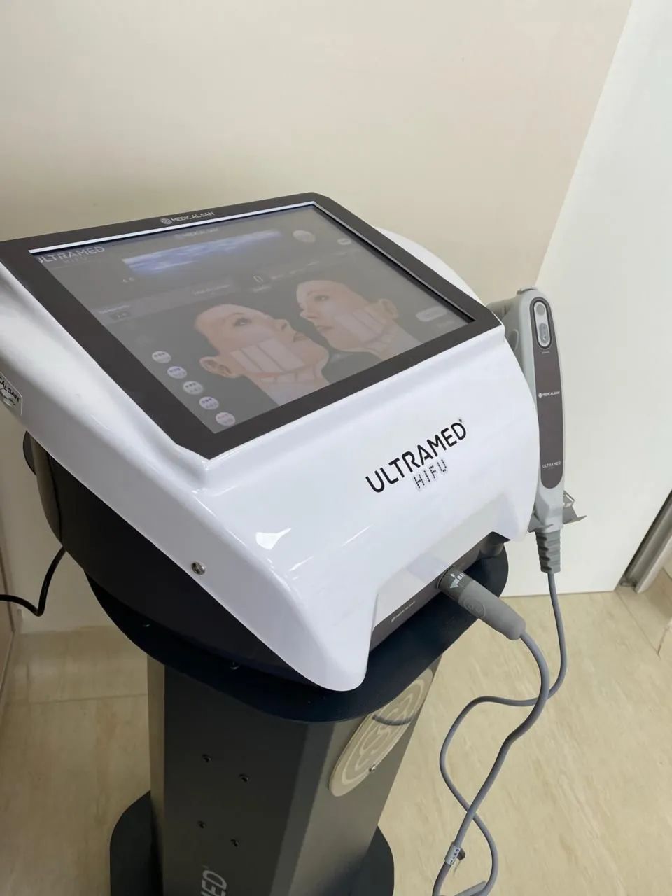 Vendo aparelho de ultrassom microfocado  - Foto 2
