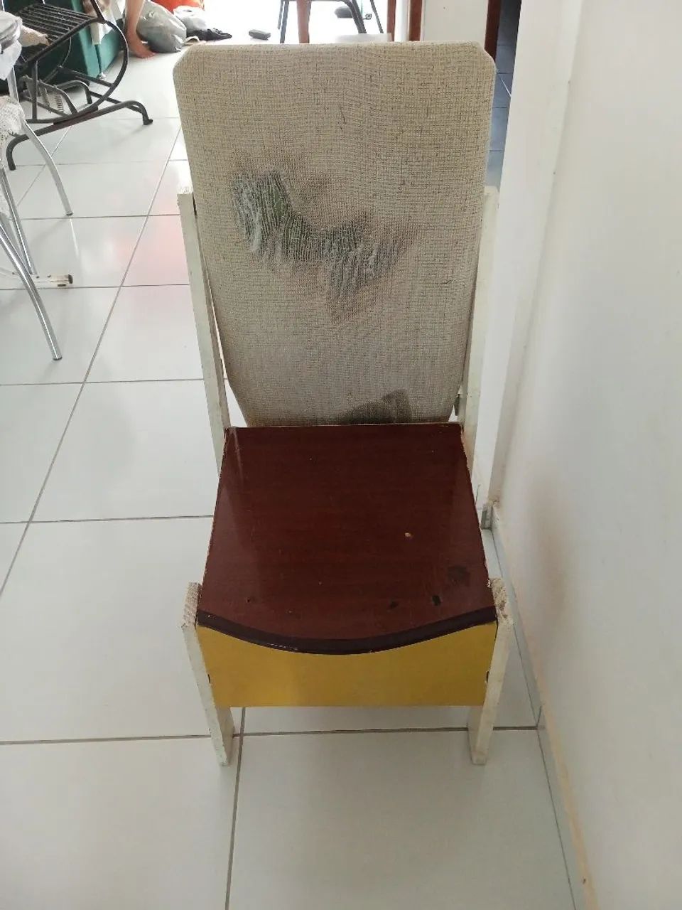 Mesa de passar roupa e cadeira  - Foto 4