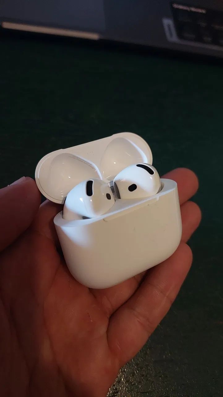 Apple AirPods 4