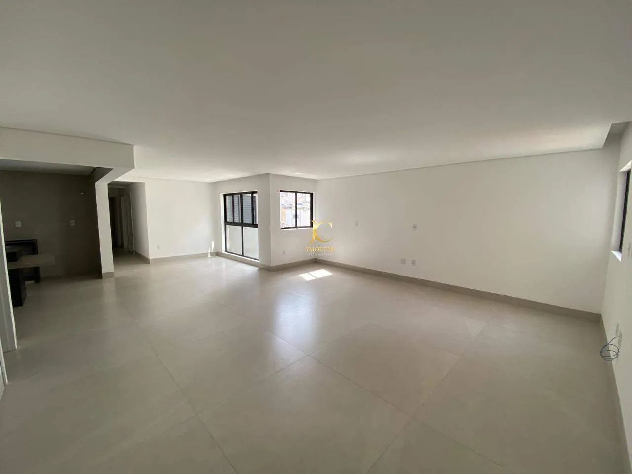 Apartamento residencial de 180 m² com 4 quartos no Centro de Divinópolis - Foto 3