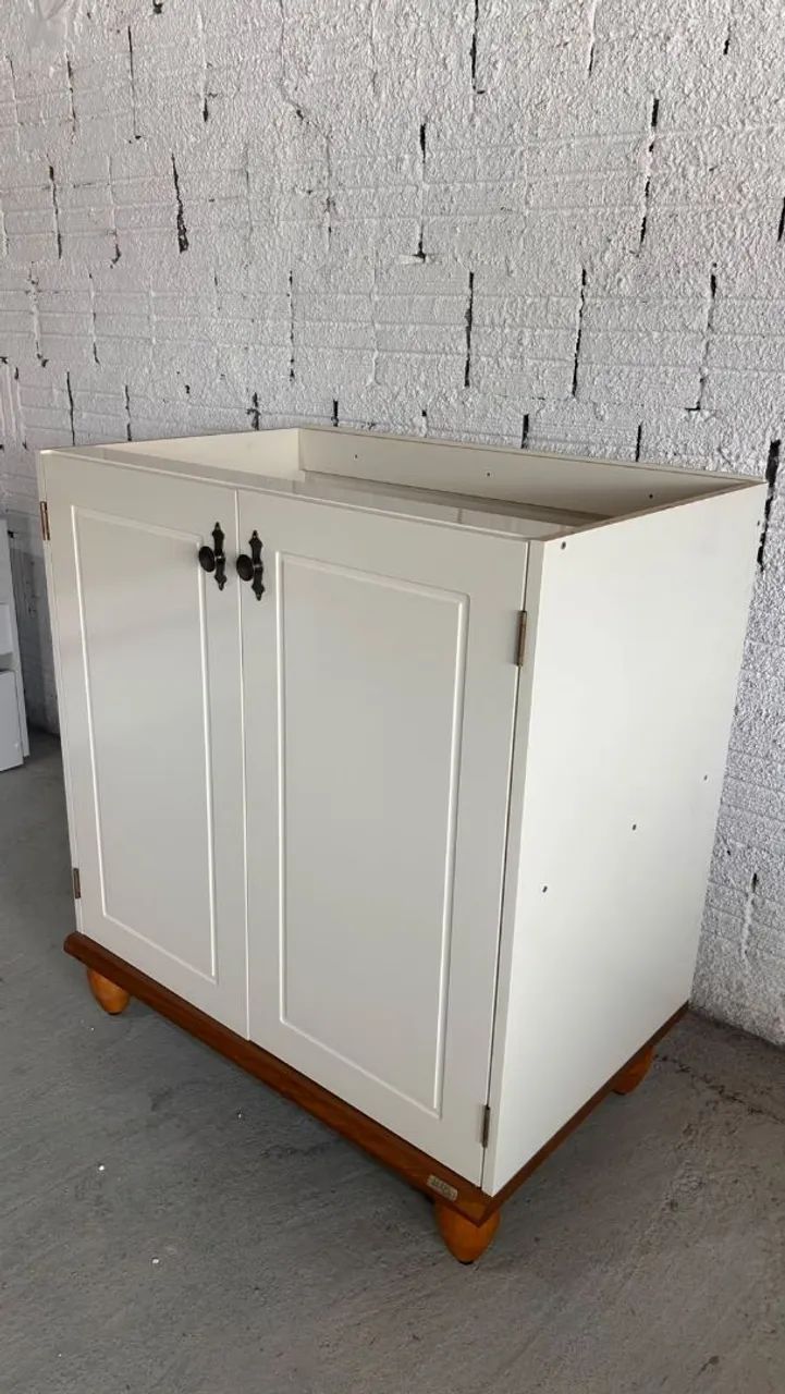 Balcão em MDF 2 portas