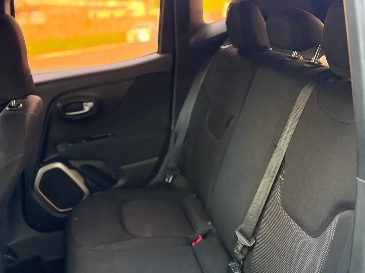 Jeep Renegade Sport 1.8 4x2 Flex 16V Mec., foto 14 de 18