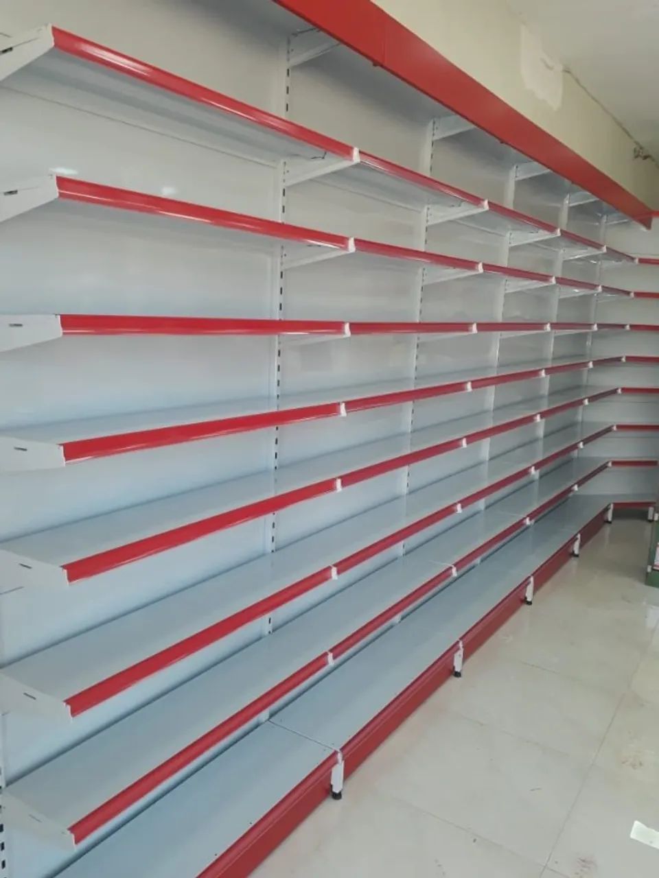gondolas farmacia 