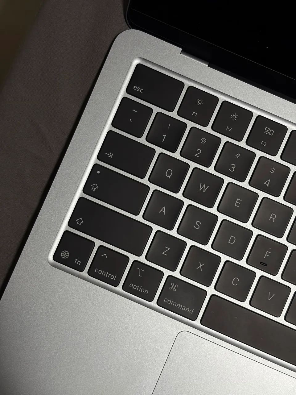 MacBook Air M5 13.6 POL 16GB 512GB SSD 2026 - Foto 2