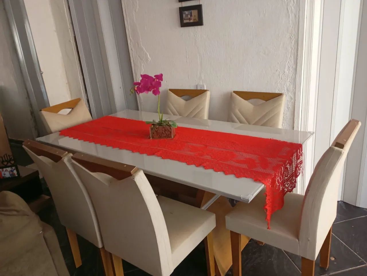 Mesa de Jantar com 6 Cadeiras + Tampo de Vidro | Super Conservada  - Foto 5