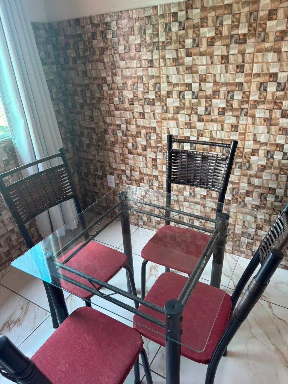 MESA PARA JANTAR COM 4 CADEIRAS - Foto 2