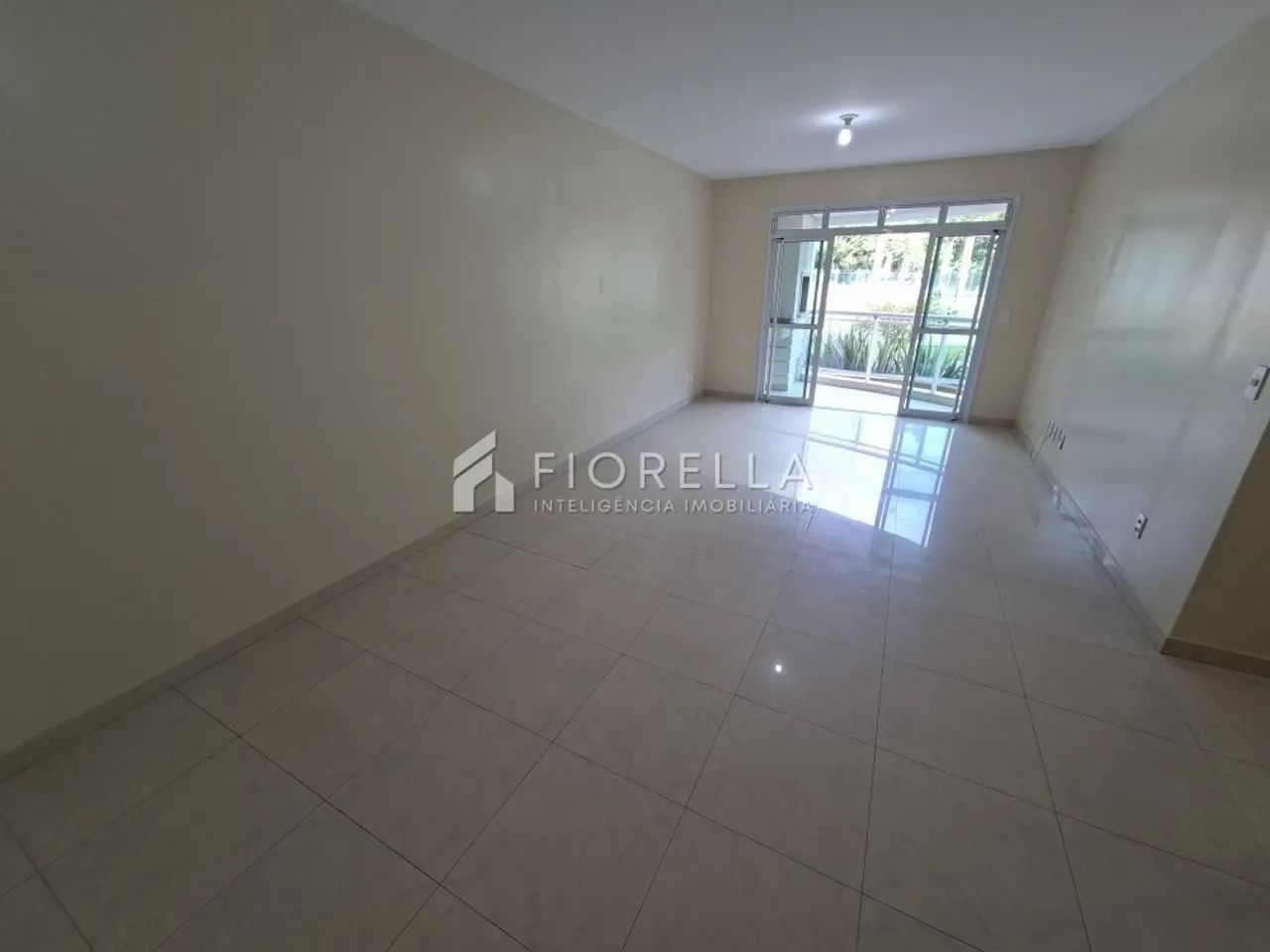 Apartamento com 03 dormitórios sendo 01 suíte no bairro Carvoeira - Florianópolis/SC - Foto 2