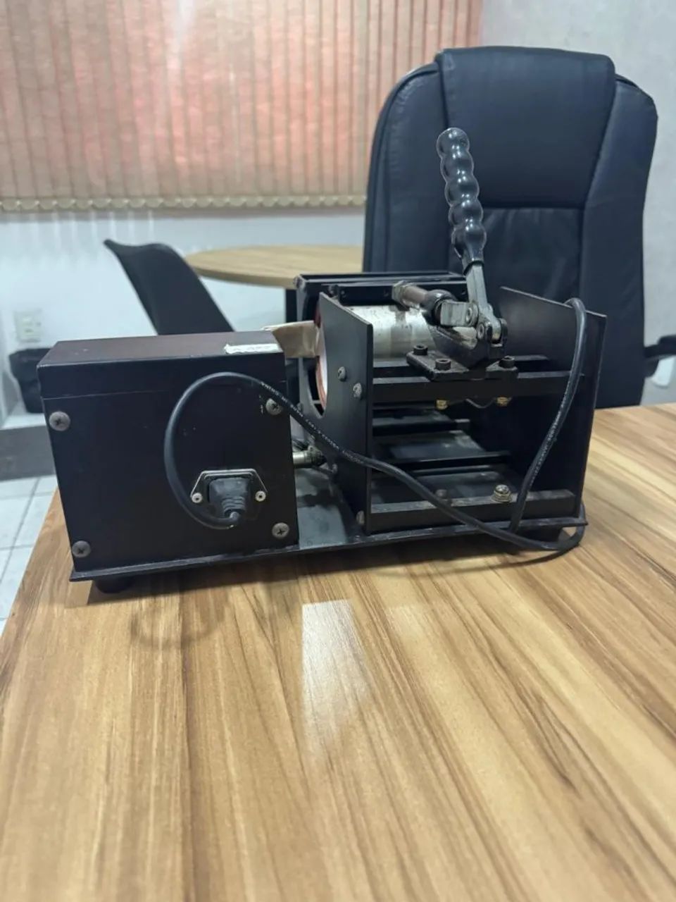 MÁQUINA USADA DE ESTAMPAR CANECAS  - Foto 4