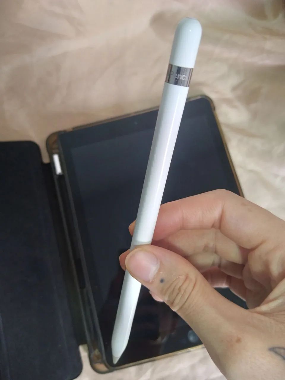 iPad 第6世代 32GB ＋ Apple Pencil iPad 6ª Geração - 32GB + Apple Pencil + Capa Protetora - Tablets e