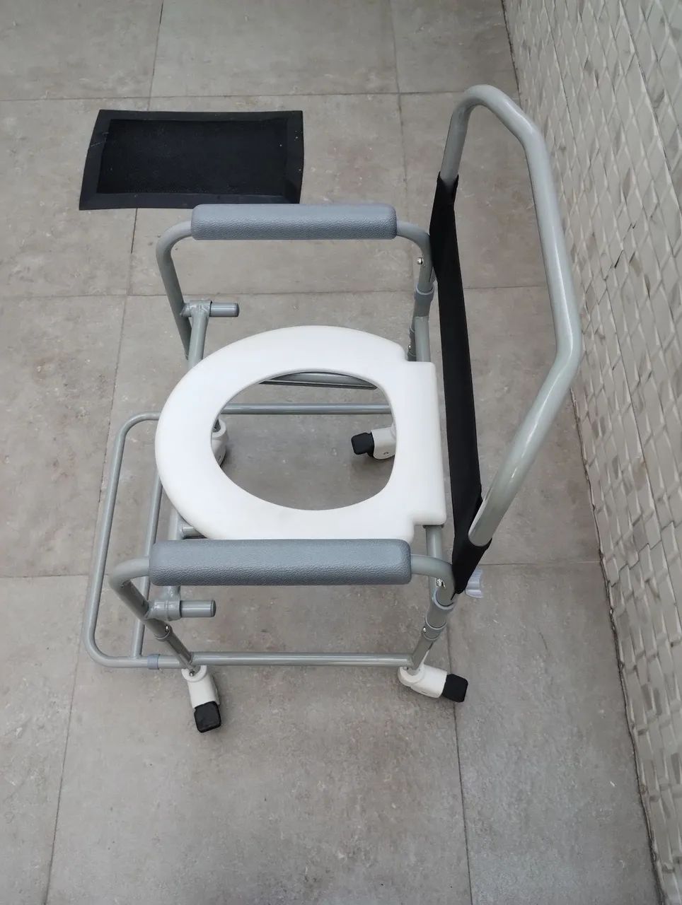 Cadeira higiênica nova nunca usada  - Foto 2