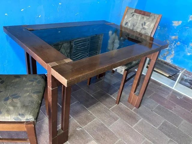 Mesa de Jantar de madeira com tampo de vidro - Foto 4