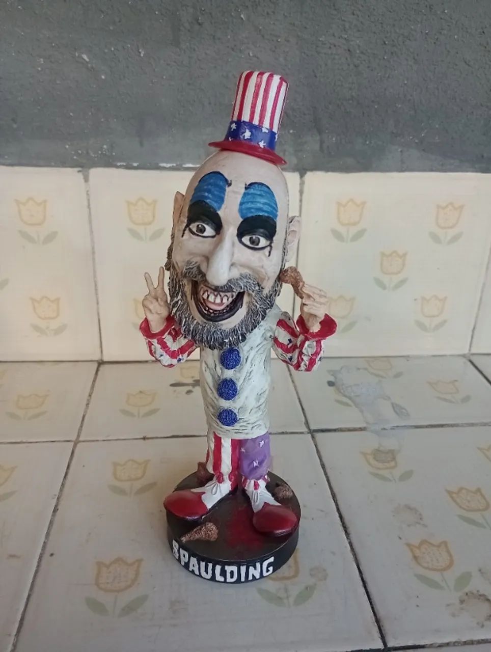 Action figure Capitão Spaulding da Neca + Brinde