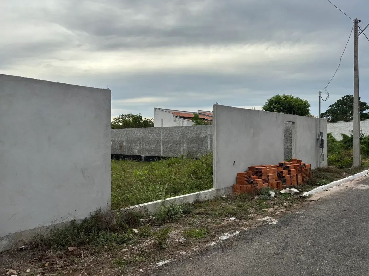 LOTE EM ARUANÃ-GO / 468m2 - MURADO - Foto 3